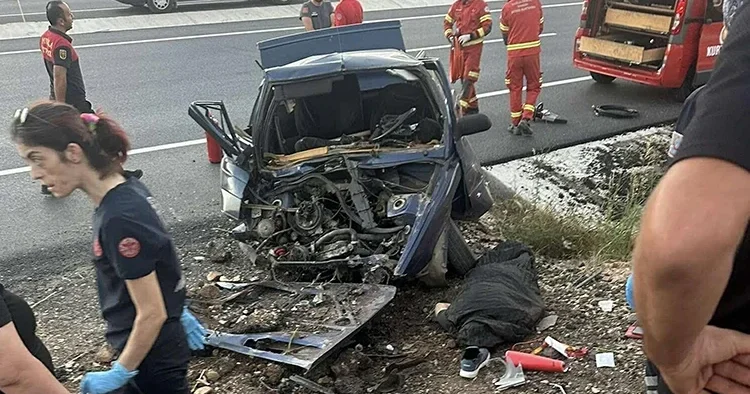 Muğla’da feci kaza! Otomobil refüje çarptı: 2 ölü