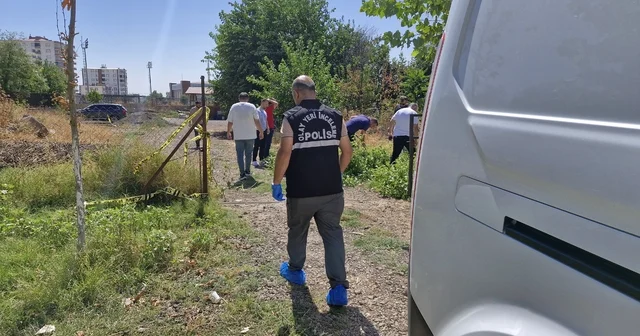 Otomobille takip eden husumetlisi tarafından tabancayla vurularak öldürüldü Diyarbakır Haberleri Habertürk Yerel Haberler
