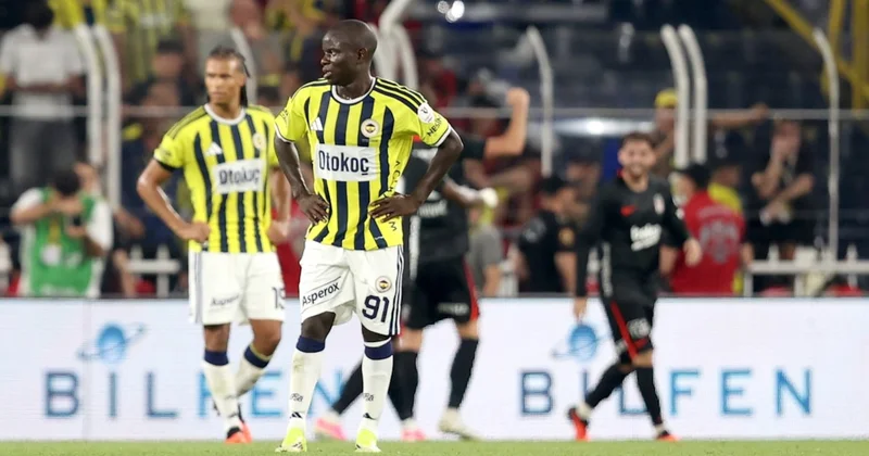 12 yıldır şampiyonluk sevinci yaşayamayan Fenerbahçeliler 4 haftada karalar bağladı! Zor dostum zor Sözcü Gazetesi