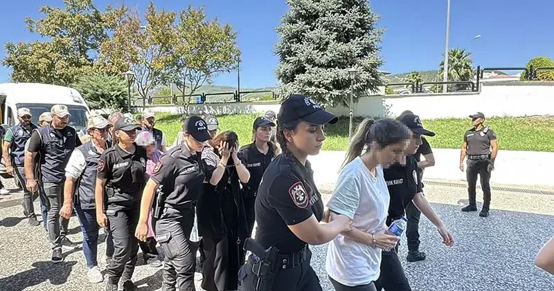 FETÖ cü Burkay Karatepe ile bağlantılı 10 şüpheli adliyede
