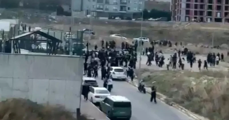 Esenyurt da lise öğrencileri arasında büyük kavga! Çok sayıda ekip sevk edildi
