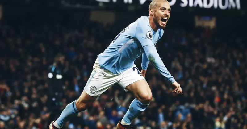 2023 te emekli olmuştu! Efsane isim 40 yaşında futbola geri döndü
