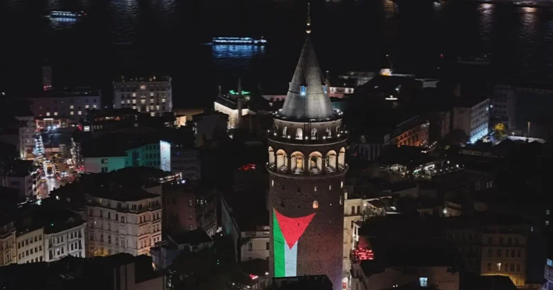 Galata Kulesi ne Filistin bayrağı yansıtıldı
