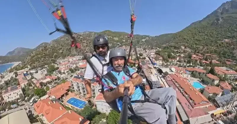 Muğla da 94 yaşında yamaç paraşütü yaptı