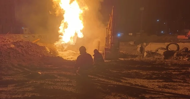 Hatay da alt yapı çalışmasında hasar gören doğalgaz borusu alev aldı: 2 yaralı Hatay Haberleri