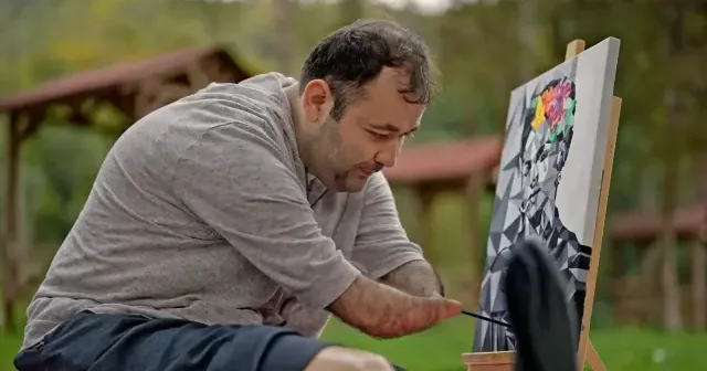 Engelsiz ressam: Elleri ve ayakları olmayan Emre Şahinkaya nın ilham veren öyküsü VİDEO İZLE