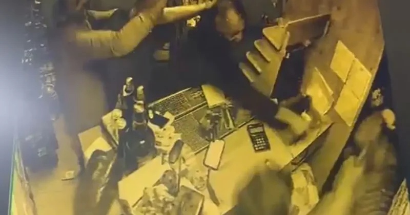 Tekel büfeyi basıp demir sopalarla darbettiler