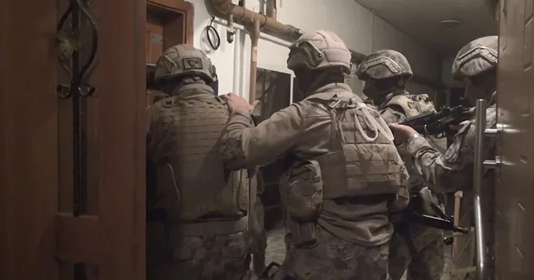 Bakan Yerlikaya açıkladı... FETÖ ye operasyonlarda 67 kişi tutuklandı