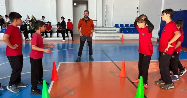 İzmir in ilk spor ortaokulunda geleceğin sporcuları yetişiyor İzmir Haberleri