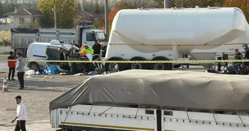 Ankara da kahreden kaza! Otomobil hurdaya döndü, 3 kişilik aile yok oldu