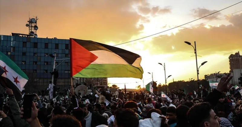 Bir ülke küllerinden doğuyor: Suriye