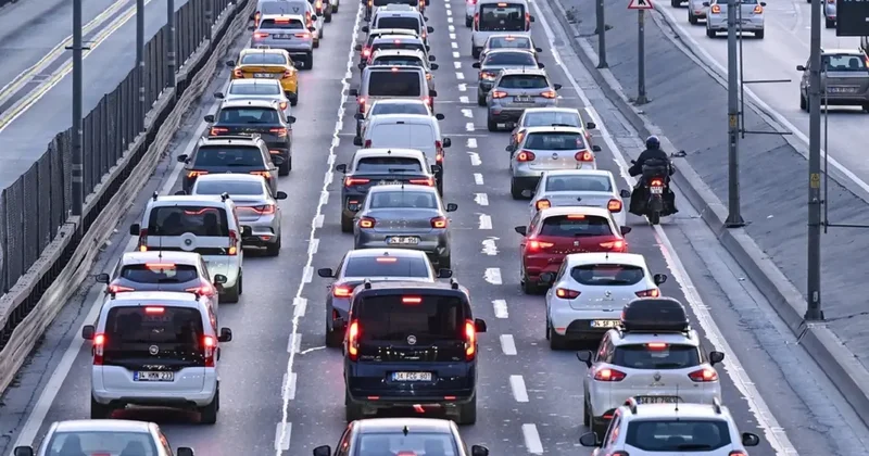 Motorine gece yarısı 2 lira 7 kuruşluk dev zam geldi