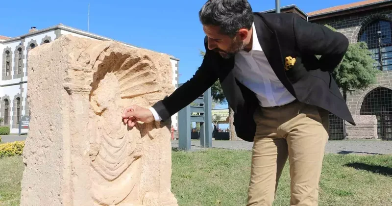 Defineciler tarafından parçalara ayrılmak istenen 1800 yıllık ’Kibele heykeli’ İçkale Müzesinde sergileniyor