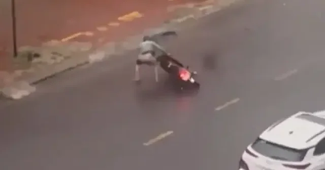 Kalmaegi Tayfunu Vietnam’ı vurdu: Binlerce kişi tahliye edildi VİDEO İZLE