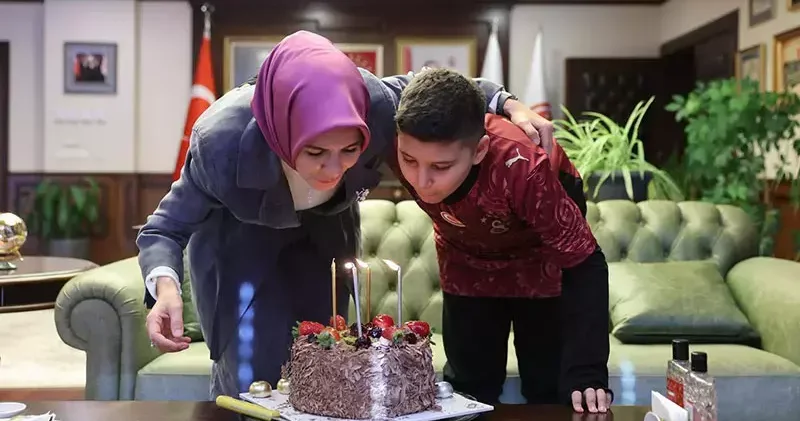 Bakan Göktaş, şehit oğlunun doğum gününü kutladı