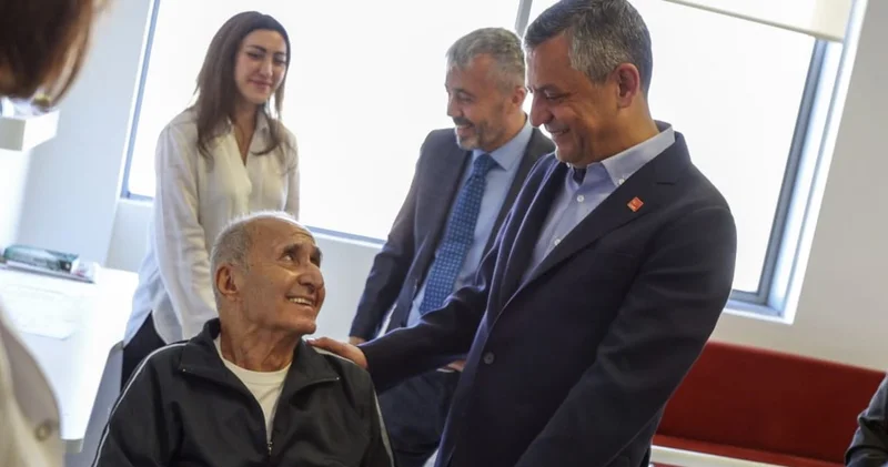 Özgür Özel Hikmet Çetin i hastanede ziyaret etti