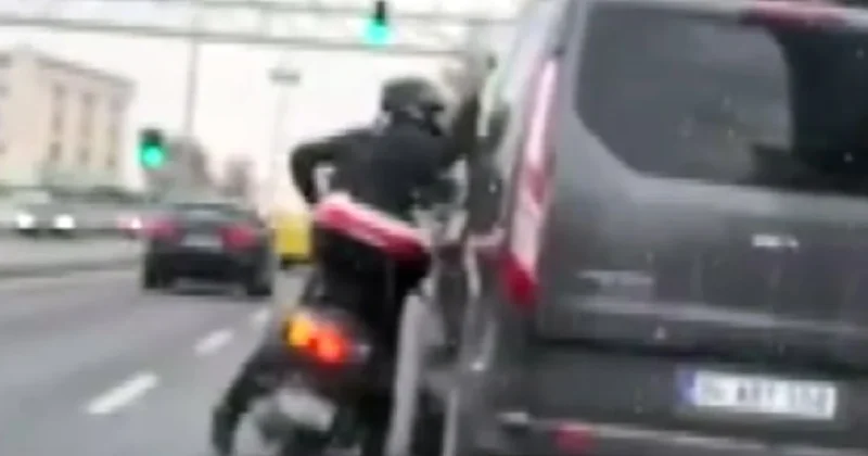 Trafiği yumruklarla birbirine kattılar Sözcü Gazetesi