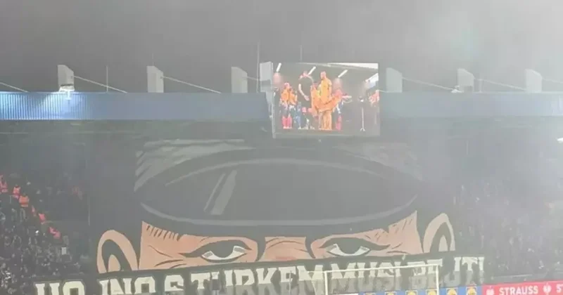 Viktoria Plzen Fenerbahçe maçında skandal pankart! Türkleri açık açık hedef aldılar...