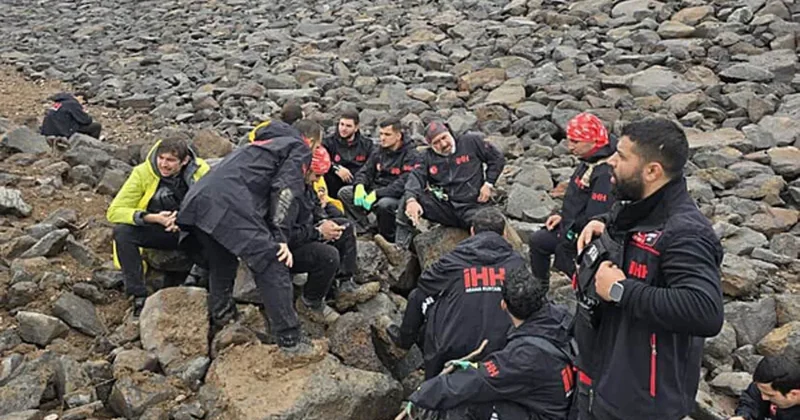 2 gündür aranan çocuk kayalıklarda bulundu! Vicdansız dayı dövüp toprağa gömmüş!