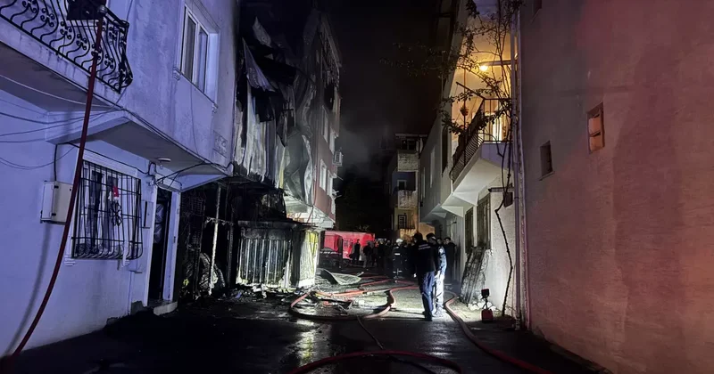 Bursa da çıkan yangında şehit babasının evi alevlere teslim oldu
