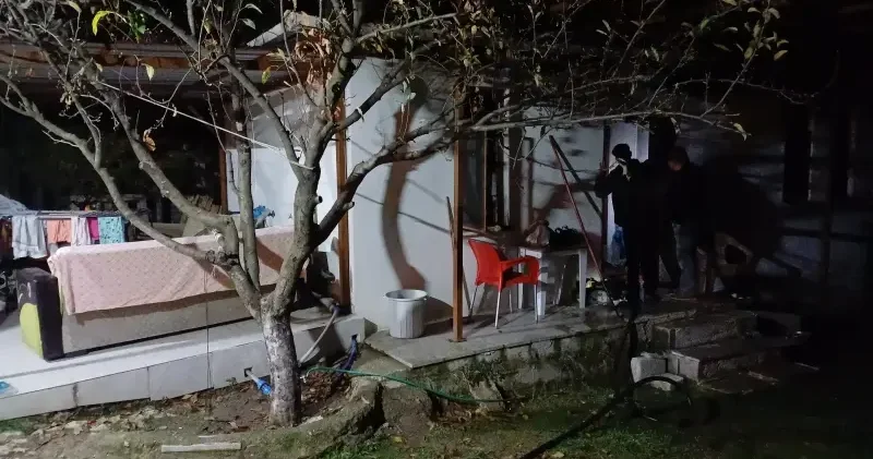 Karabük te bir evin müştemilatında yangın: Ekiplerin müdahalesiyle kontrol altına alındı Gündem Haberleri