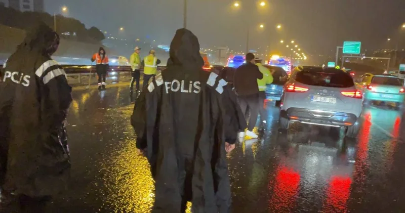 Şiddetli yağmur TEM i felç etti! 7 araç birbirine girdi