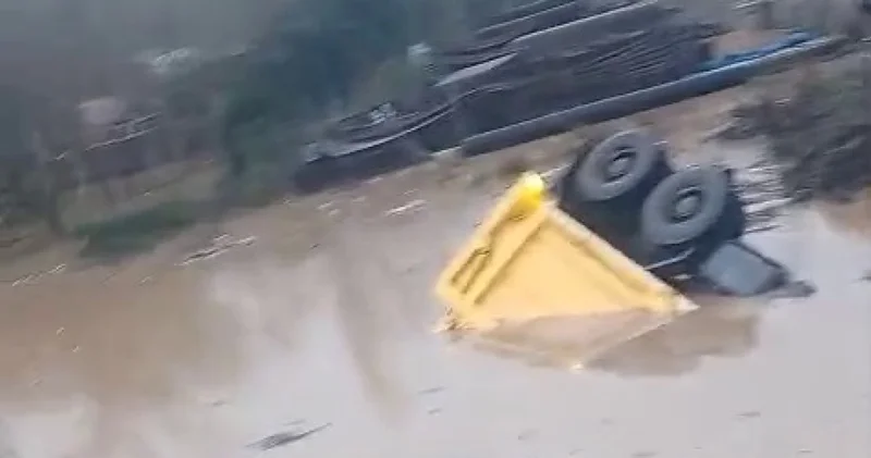 İstanbul da sağanak taşkınlara yol açtı! Son dakika haberleri