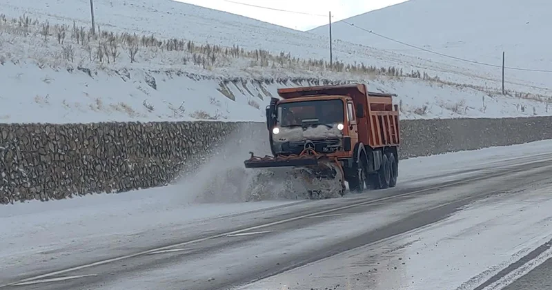 Ağrı Erzurum kara yolunda karla mücadele çalışmaları başladı