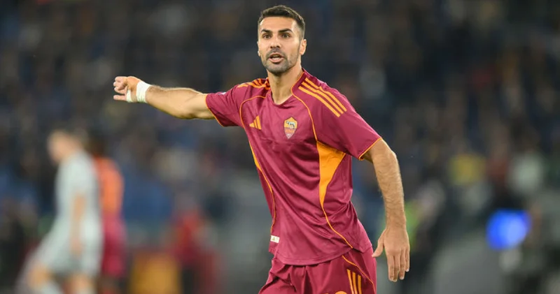 Zeki Çelik kırmızı gördü: Roma deplasmanda kaybetti! Futbol Haberleri
