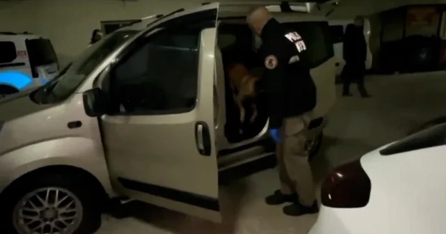 Bolu da arabaya zulalanmış uyuşturucuyu Pako buldu Bolu Haberleri