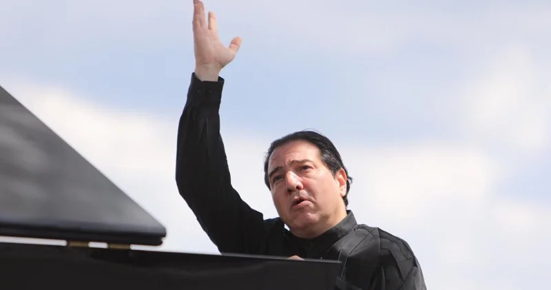 Fazıl Say dan klasik müzik camiasına çağrı: Kavga etmeyi bırakın, küresel sorunlara odaklanın!