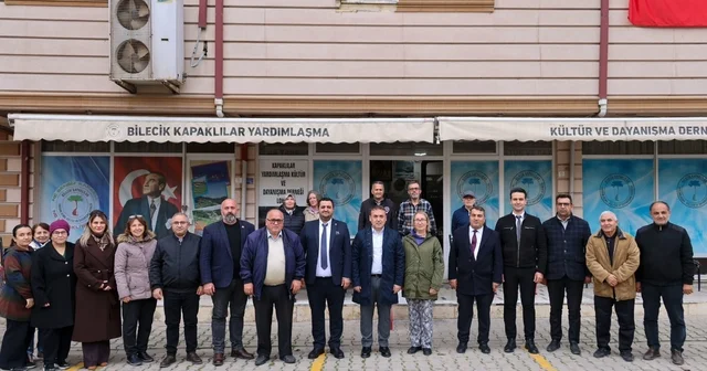 Vali Sözer vatandaşlarla Kapaklılar Derneği nde buluştu Bilecik Haberleri