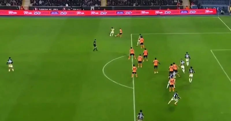 Fenerbahçe nin golü Başakşehir de ofsayta takıldı