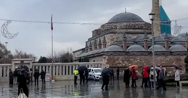 Mevlana Müzesi nde Şebiarus yoğunluğu VİDEO İZLE