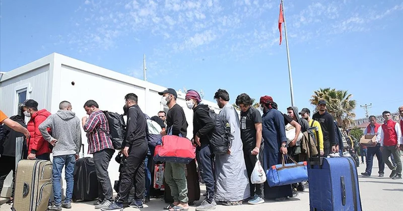 Esed rejiminin çöküşünün ardından Suriyelilerin ülkelerine dönüşleri sürüyor