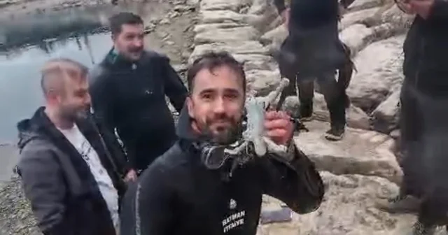 Malabadi Köprüsü ndeki dalışta çok sayıda teknoloji ürünü bulundu Diyarbakır Haberleri