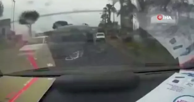 Makas atan trafik magandasının yaptığı yanına kalmadı