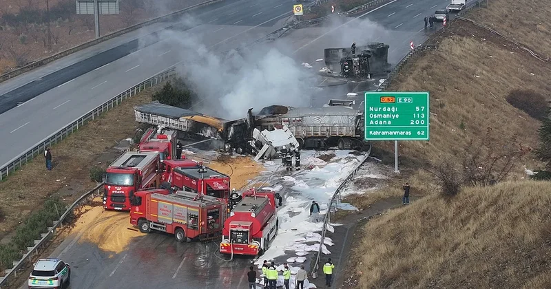 TAG Otoyolu’nda 3 TIR çarpıştı, yangın çıktı Sözcü Gazetesi