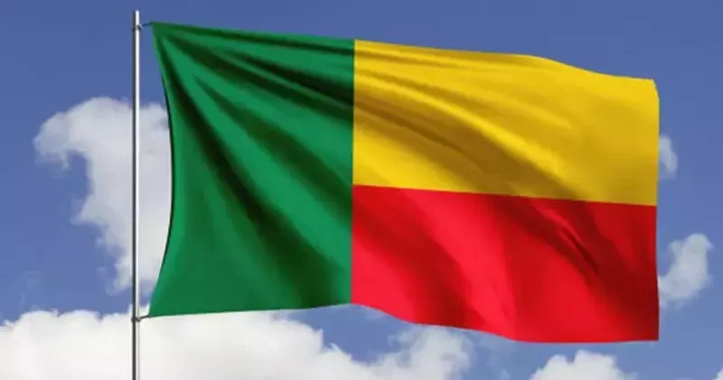 Benin de bir grup asker darbe yaptığını duyurdu