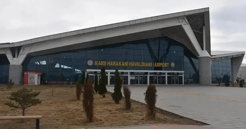 Kars’ta yoğun sis: Uçak seferleri iptal edildi Kars Haberleri