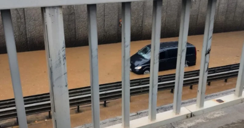 Alt geçitte sağanak sonrası mahsur kalan 8 kişi kurtarıldı Sözcü Gazetesi