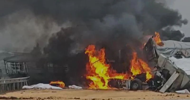 Gaziantep te 3 tır çarpıştı