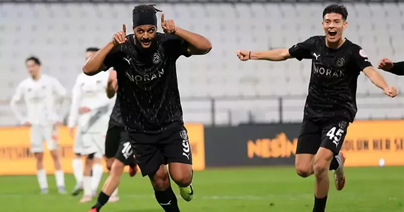 Manisa da haftalar sonra gelen 3 puan sevinci... Manisa FK Vanspor FK maç sonucu 2 1 Fanatik Gazetesi Futbol Haberleri Spor