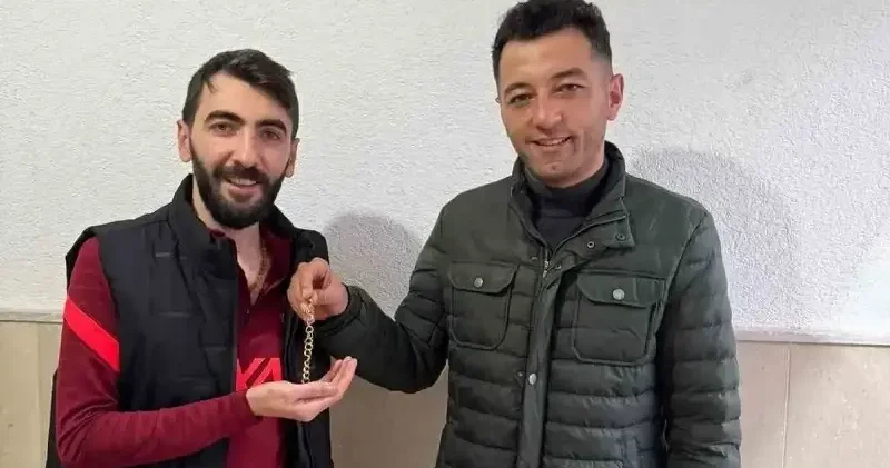 Ağrı’da kaybolan altın bilekliği jandarma personeli teslim etti Gündem Haberleri