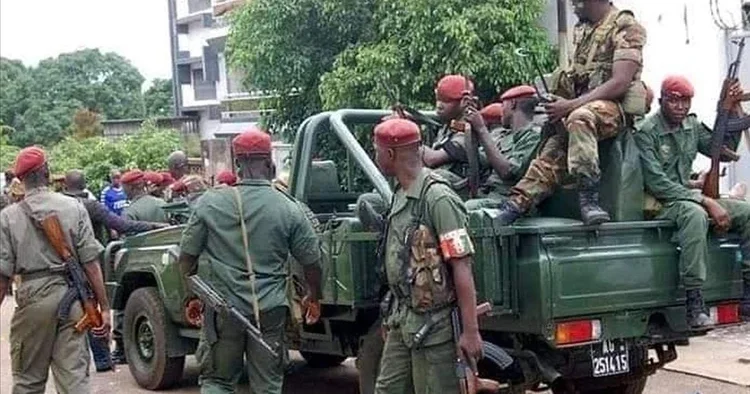 Benin de ordu yönetime el koydu: Askerler devlet televizyonunu bastı