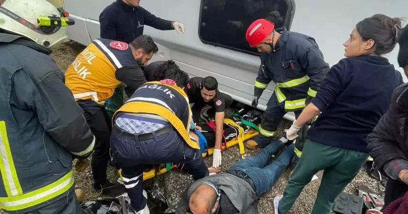 Antalya’da midibüs devrildi: 6 yaralı