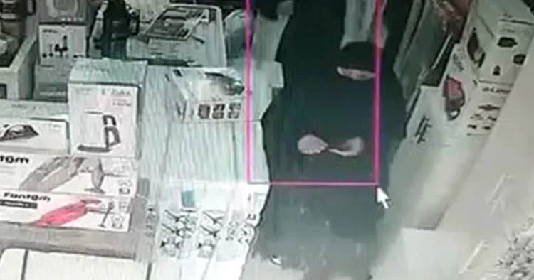 Avcılar da ilginç olay! İş yeri sahibi fark edince kameraları kontrol etti, gerçek ortaya çıktı