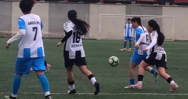 TFF Kadınlar 2. Lig: Vangücü SK: 8 Erzincan Gençler Gücüspor: 0 Van Haberleri