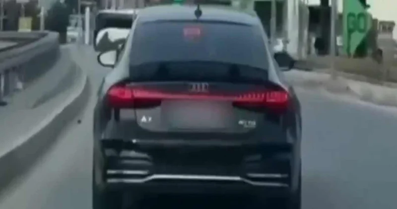 Ali Yerlikaya dururdu: Yasa dışı çakarlı aracın sürücüsüne ceza yağdı!