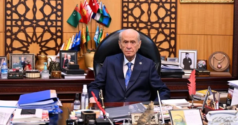 Devlet Bahçeli den anneler günü mesajı: Kahraman şehitlerimizin emaneti olan annelerimizi hürmetle selamlıyorum